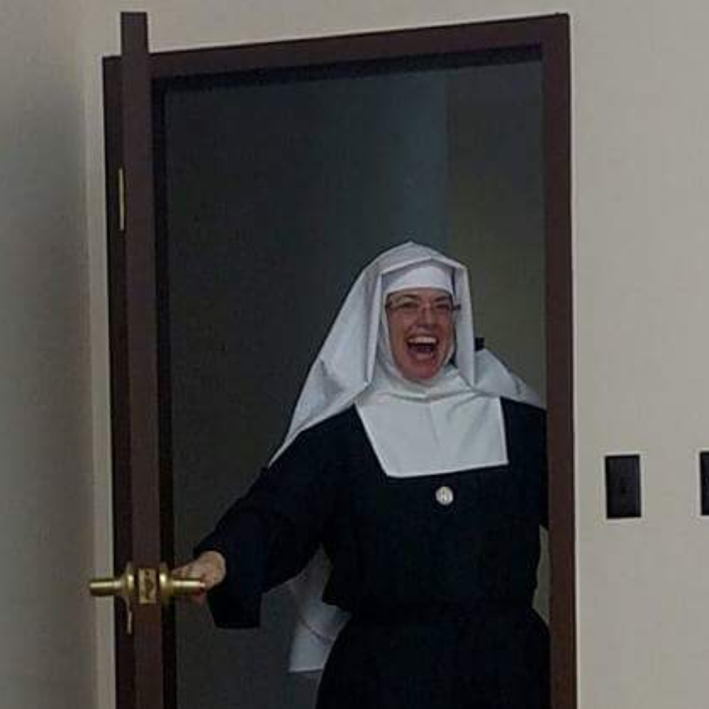 Meet your Posher, Kelli